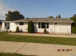 2726 Bleeker St, Oregon, OH 43616