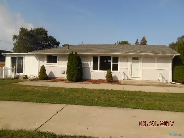 2726 Bleeker St, Oregon, OH 43616