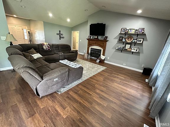 3rd image of 2689 W Julie Dr