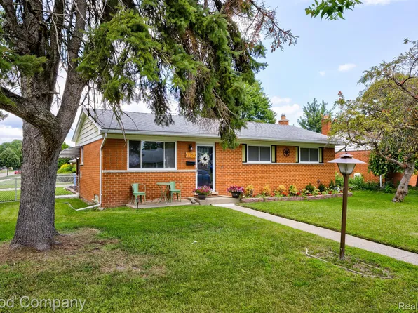13753 Iowa Dr, Warren, MI 48088