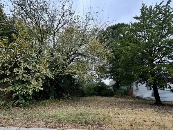Jarrett St, Waxahachie, TX 75165