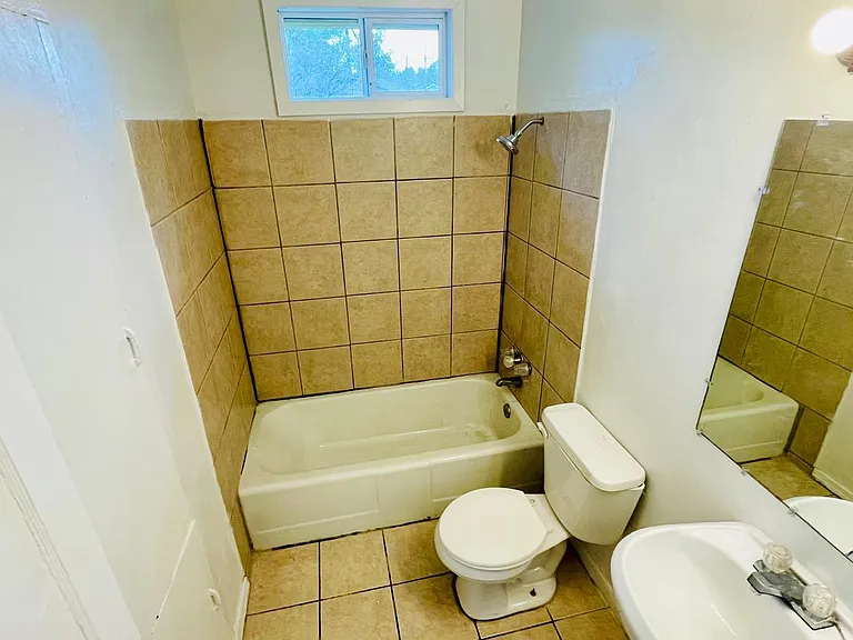 1745 Rivercrest St — Photo 8