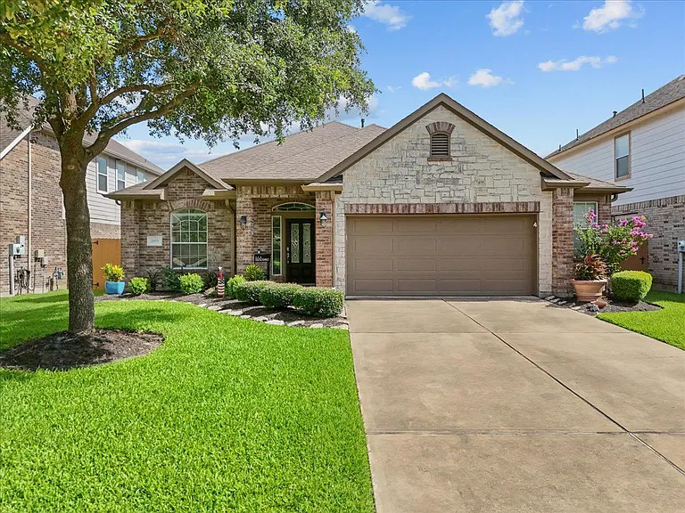2875 Torano Cir — Photo 1