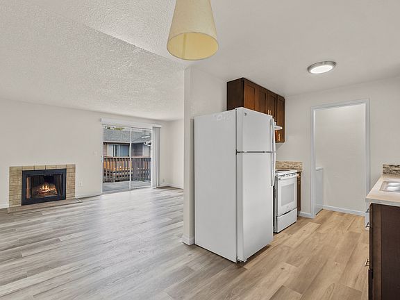 2nd image of 1506 S G St #4