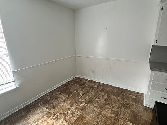 4th image of 1702 Kirk Ave APT 202