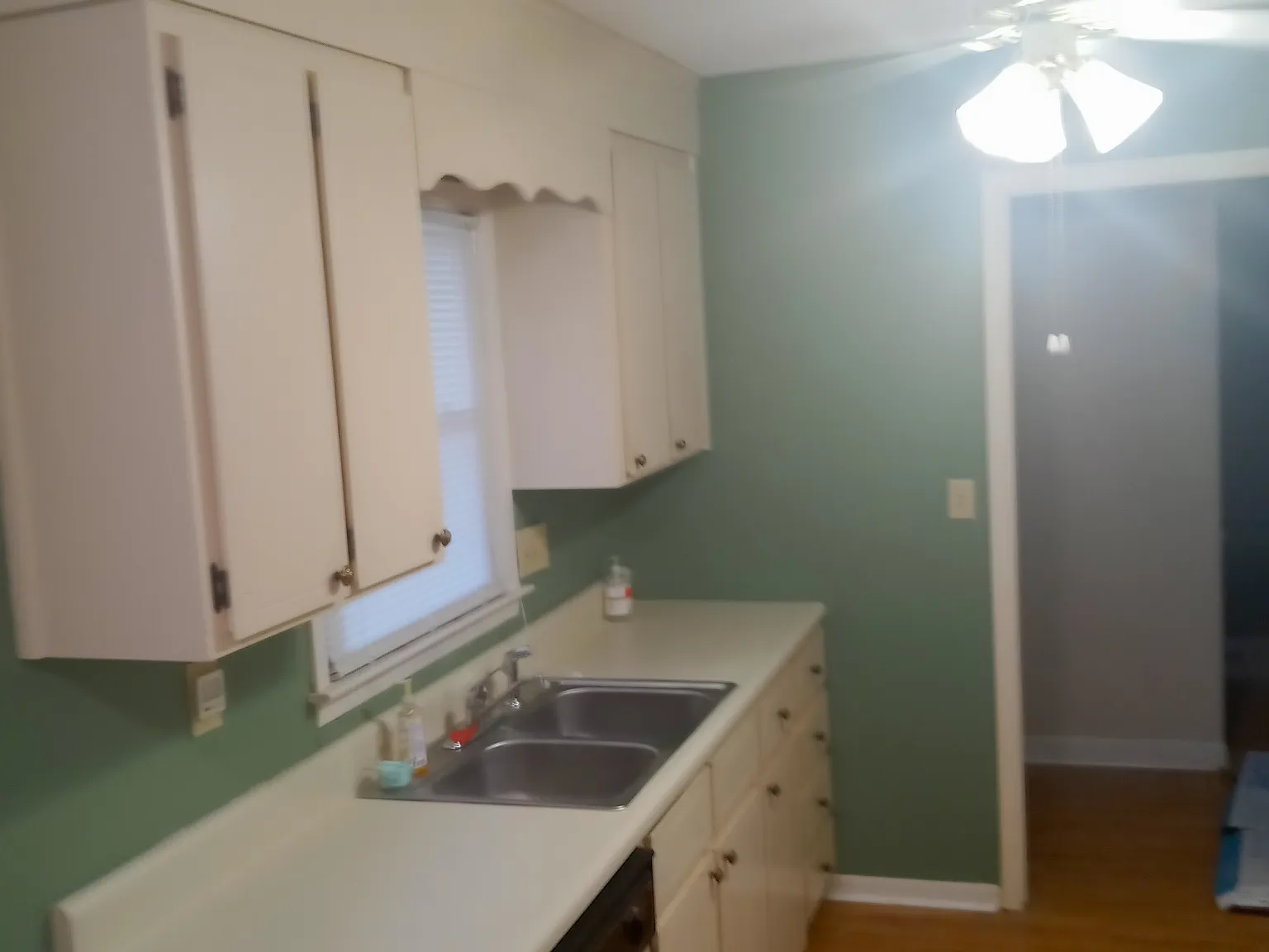 3 bed, 1805 sqft, $1,800 — Photo 3