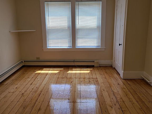3rd image of 114B Beaver St #114B
