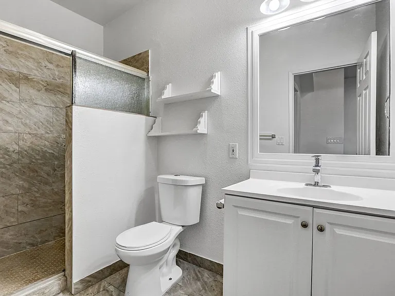 5860 - 5864 Mildred Street — Photo 17