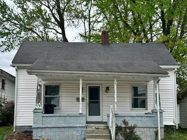 12 NE 10th St, Washington, IN 47501