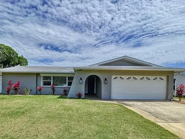 9095 135th St, Seminole, FL 33776