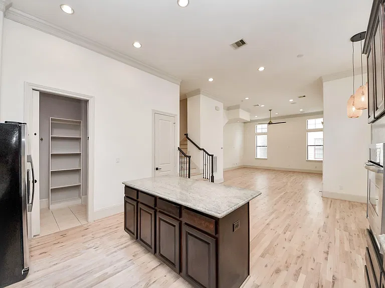 3229 Maxroy St — Photo 26