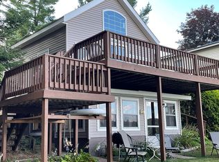 221 Bluegill Lake Rd, Harrison, MI