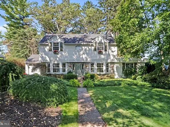 2812 Merion Rd, Camp Hill, PA 17011
