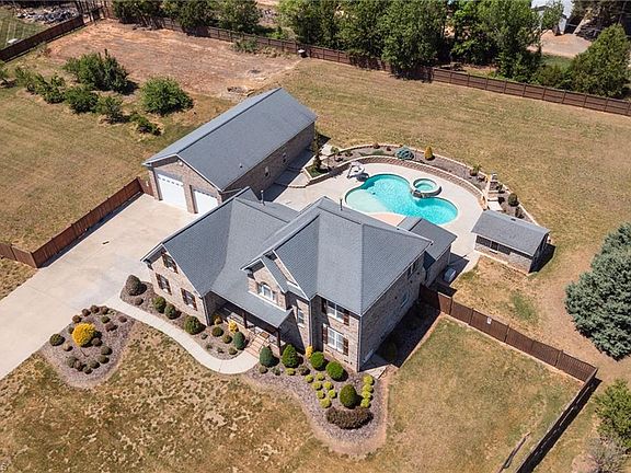 4th image of 8204 Brotherstwo Rd