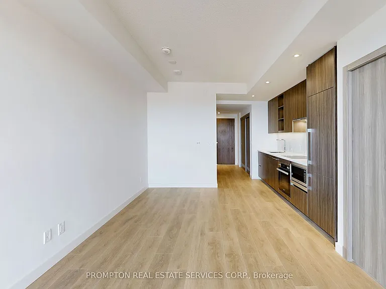 25 McMahon Dr #1110 — Photo 23