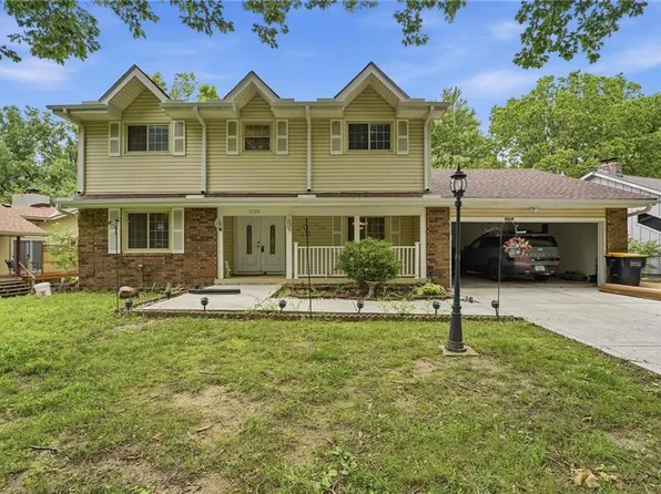 5528 NW Verlin Dr, Kansas City, MO 64152