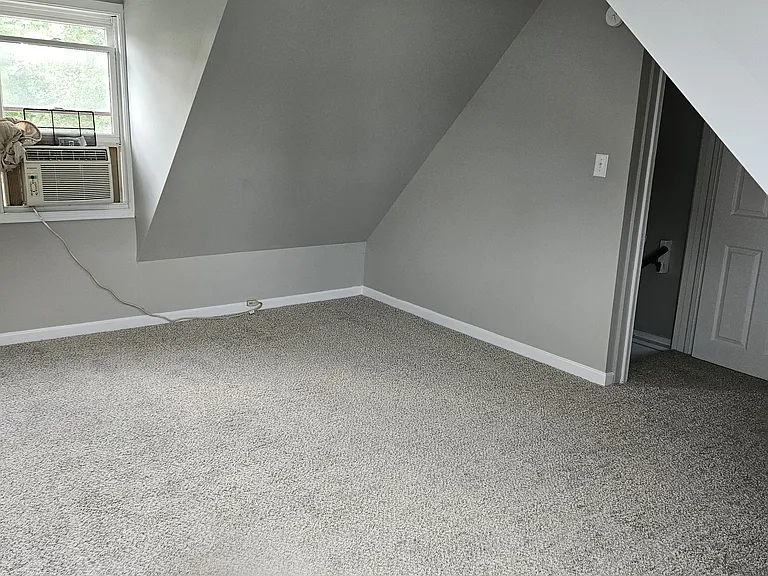 214 Somerset St — Photo 16