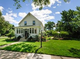 235 N Willow Rd, Elmhurst, IL 60126