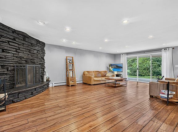 2nd image of 2843 S Briarwood Dr E