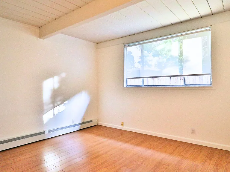 2467 Alvin St — Photo 16