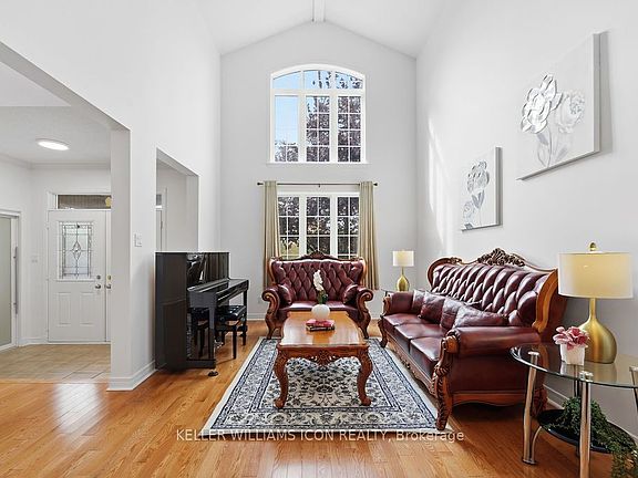 4th image of 82 Broughton St