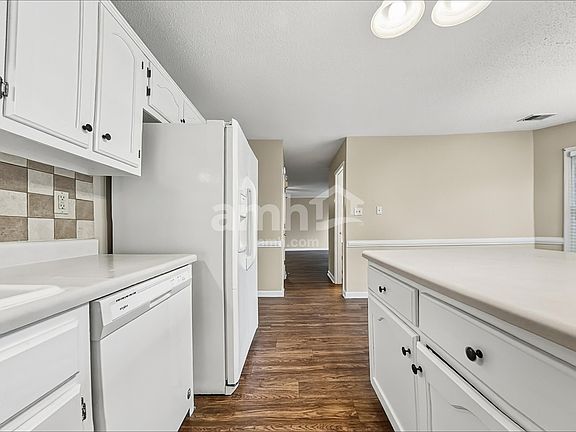 3rd image of 1869 Dartford Dr