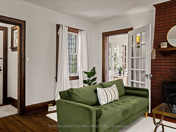 4th image of 1372 Islington Ave