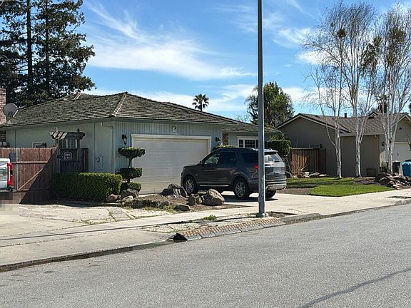 3rd image of 1855 Cushman St