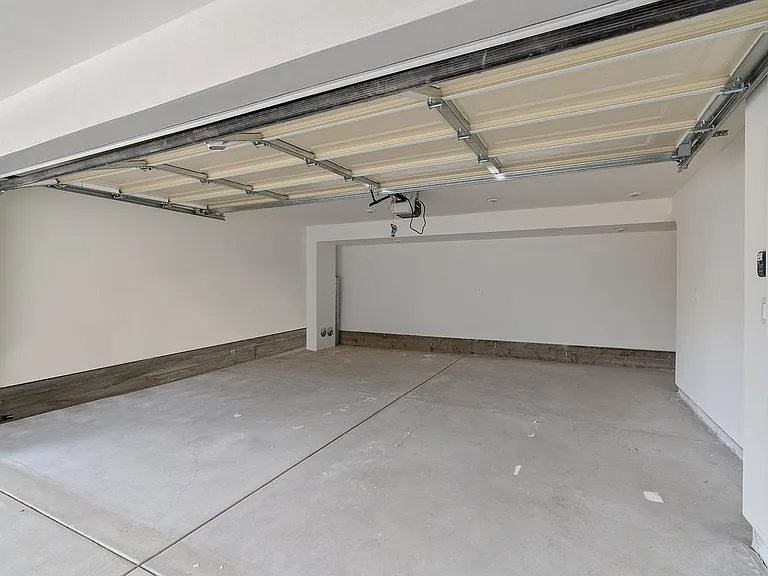 14228 Delano St #0 — Photo 22