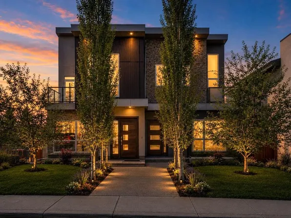 2505 E 21st St SW, Calgary, AB T2T 5A9