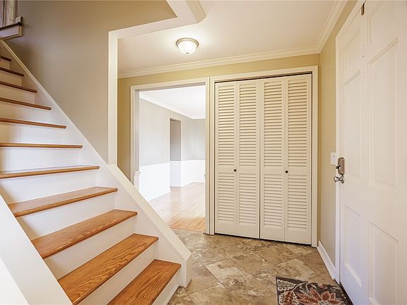 5th image of 60 San Marie Dr