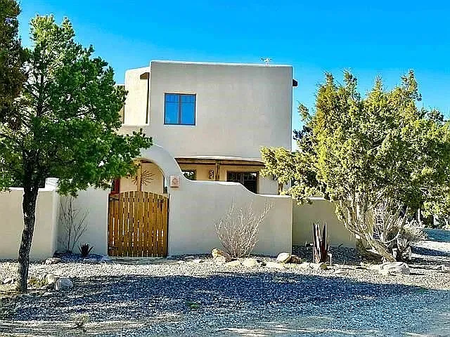 3 bed, 2125 sqft, $3,000 — Photo 3