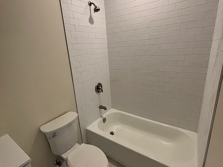 11116 Front St #202 — Photo 7