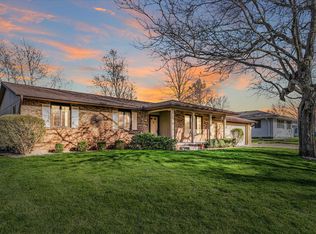 201 Valley Rd, Monticello, IL 61856