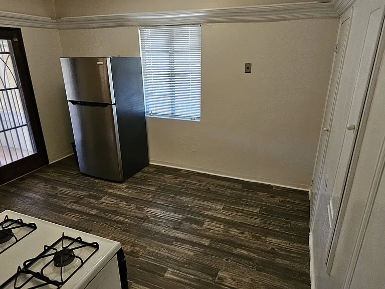 1442 E Lester St — Photo 10