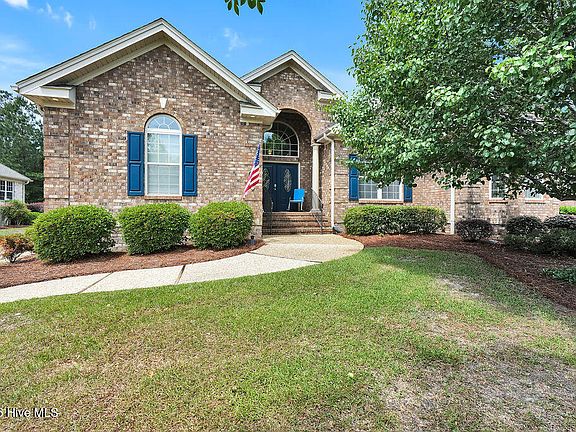 2nd image of 1018 Leesburg Drive