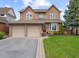 3096 Apple Hill Dr, Ottawa, ON K1T3Z2