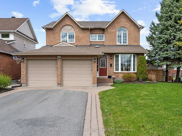 3096 Apple Hill Dr, Ottawa, ON K1T 3Z2