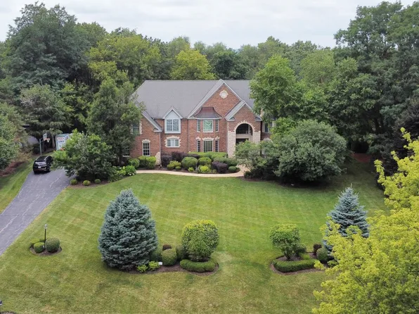 4341 Carlisle Dr, Prairie Grove, IL 60012
