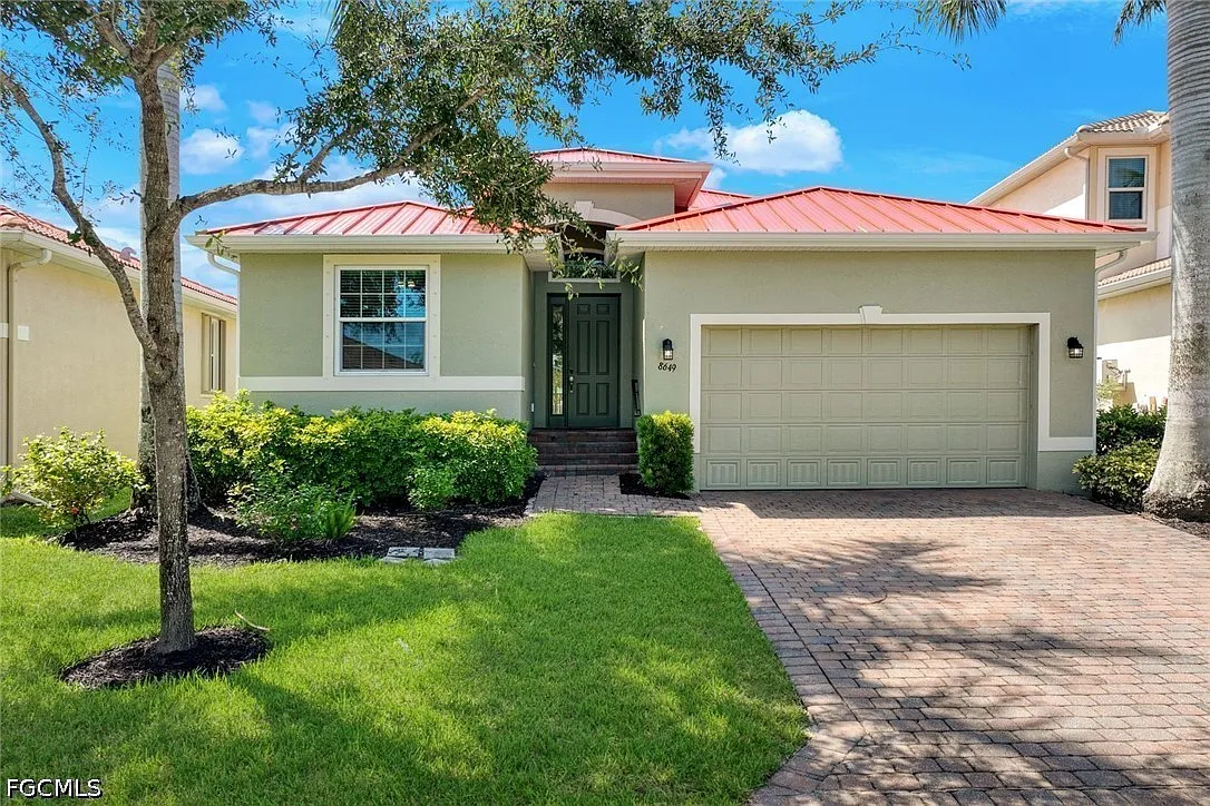 3 bed, 2.0 bath, 1998 sqft, $2,950 — Photo 1