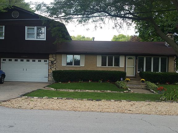 2nd image of 27W540 Central Ave