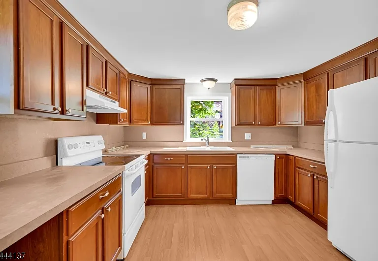 425 Powerville Rd — Photo 4