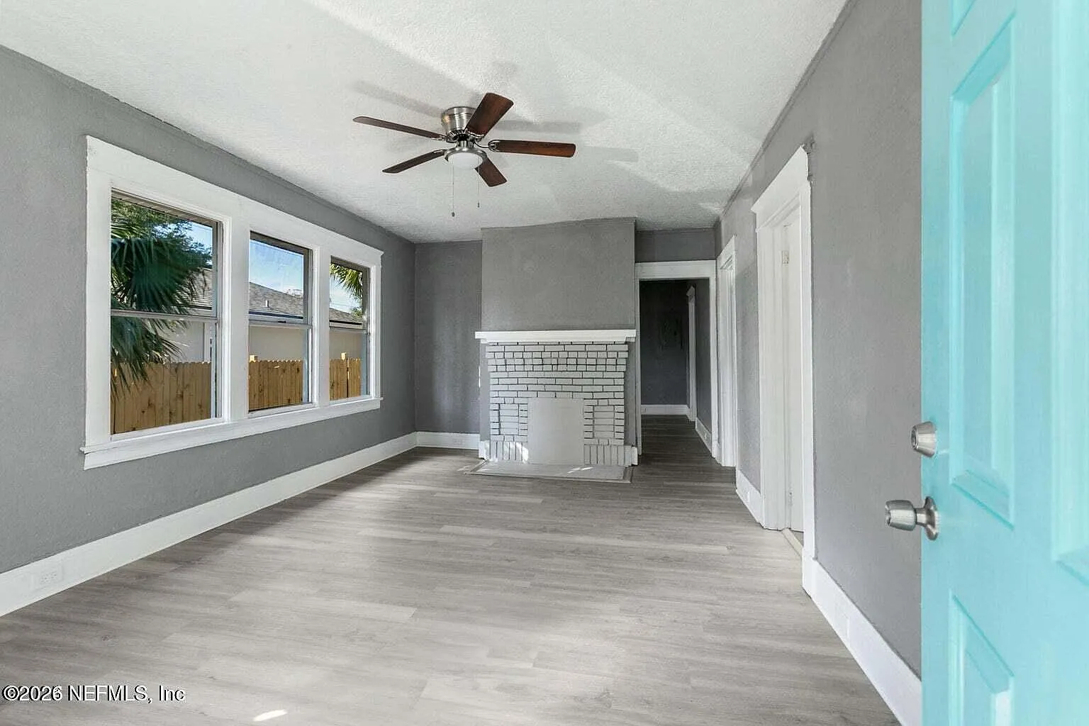 3 bed, 1.0 bath, 1045 sqft, $1,300 — Photo 4
