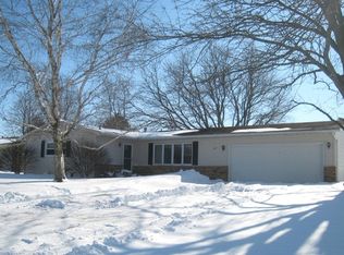 227 E Evergreen Dr, Saint Joseph, IL