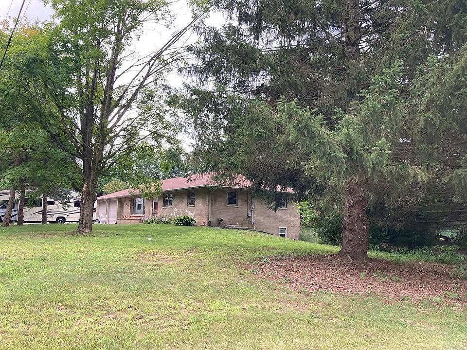 Separate driveway and entrance.