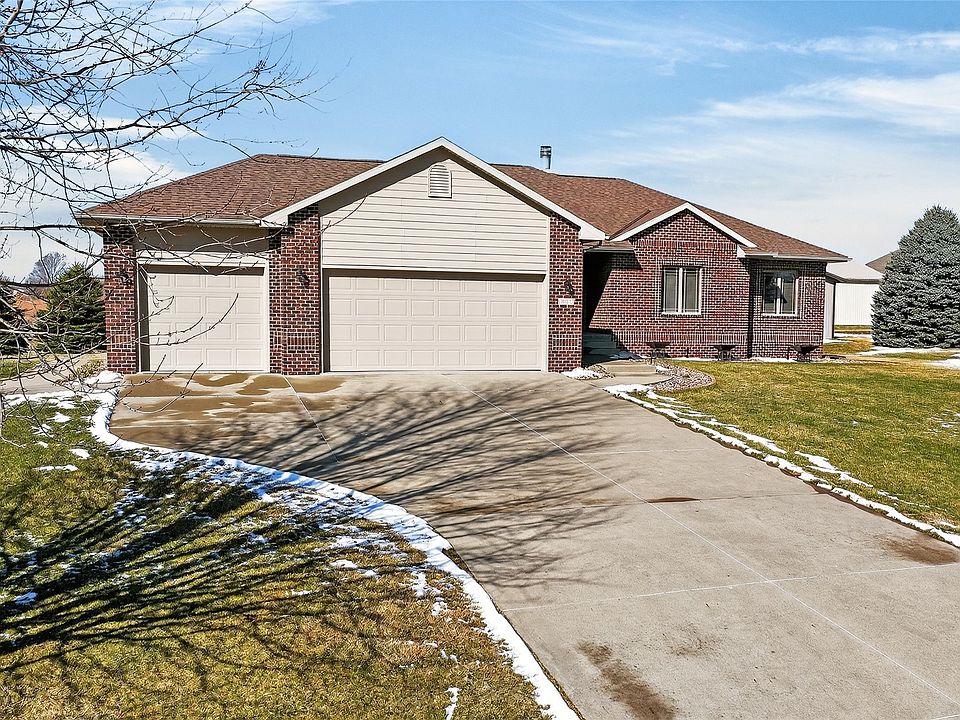 1st image of 1002 SE 78th St