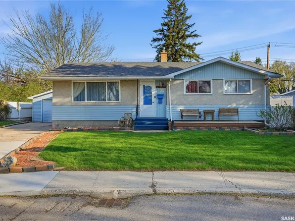 35 MCINNIS CRESCENT, Regina, SK S4R 3E7