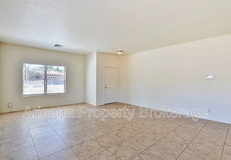 2736 W Mineral Butte Dr — Photo 5
