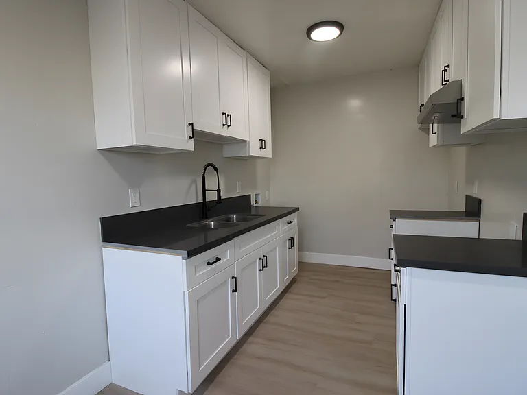 2904 9th Ave — Photo 1