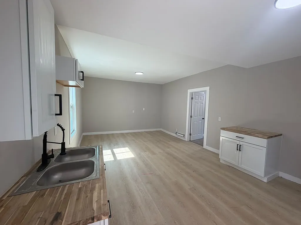 3 bed, $1,600 — Photo 4